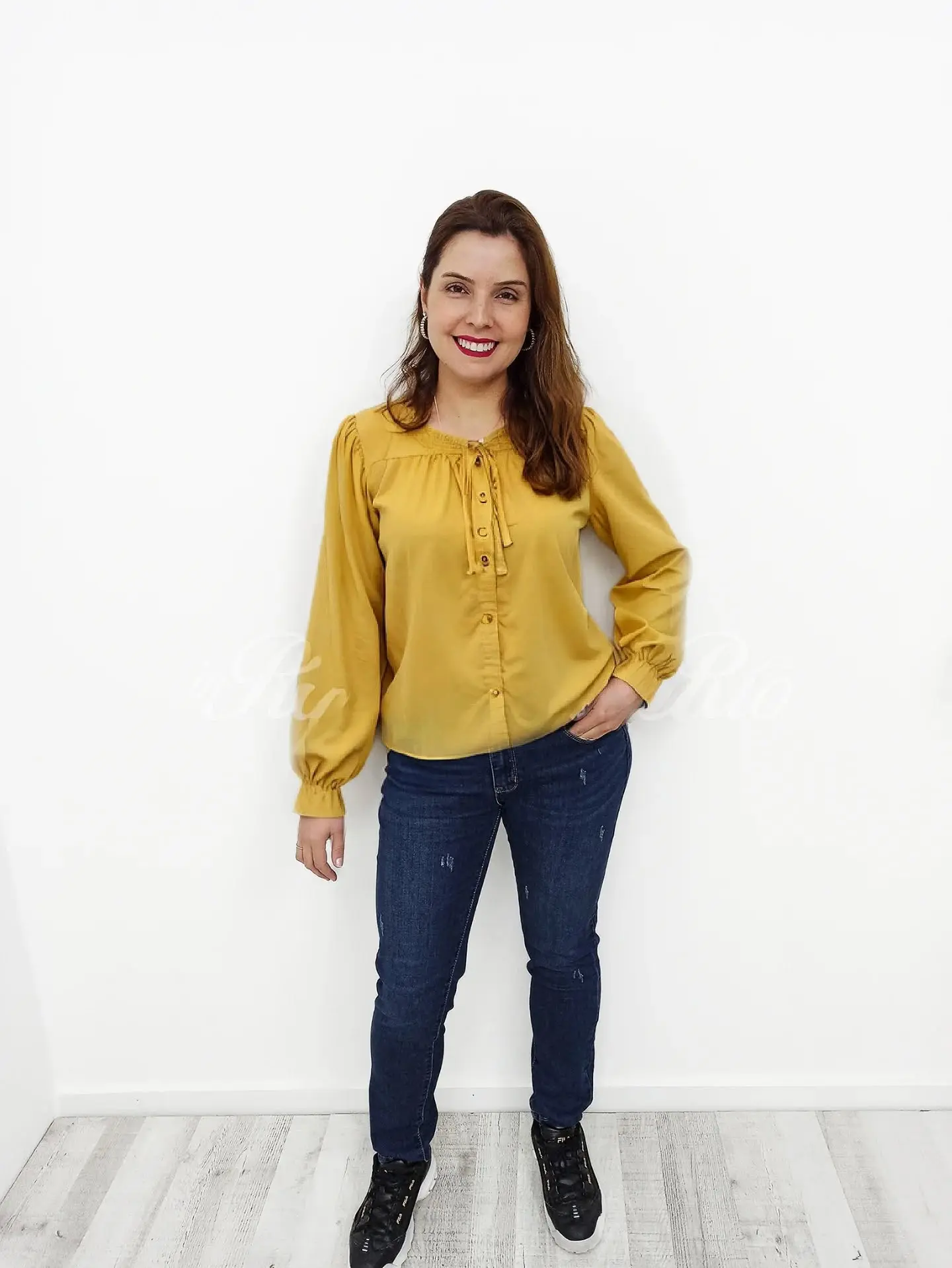 Calça de ganga push up em formato plus size