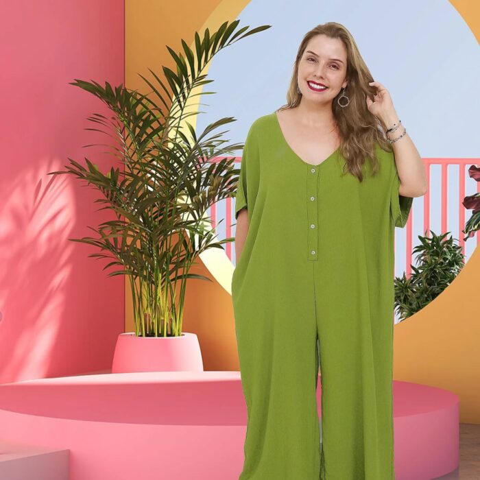 Macacão plus size em formato pantalona