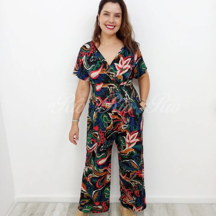 Macacão pantalona em malha fria e em formato oversized