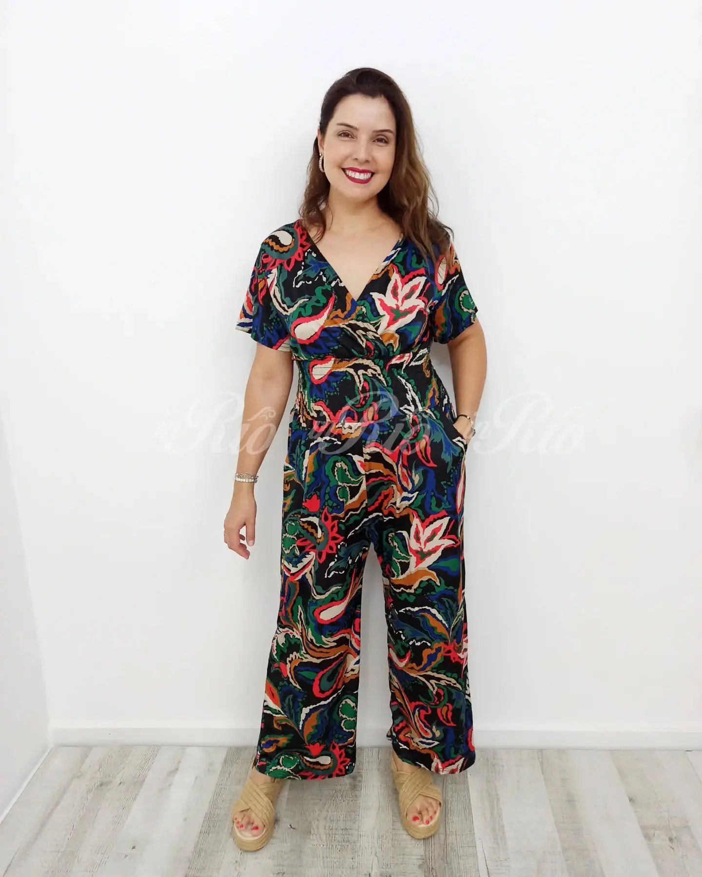 Macacão pantalona em malha fria e em formato oversized