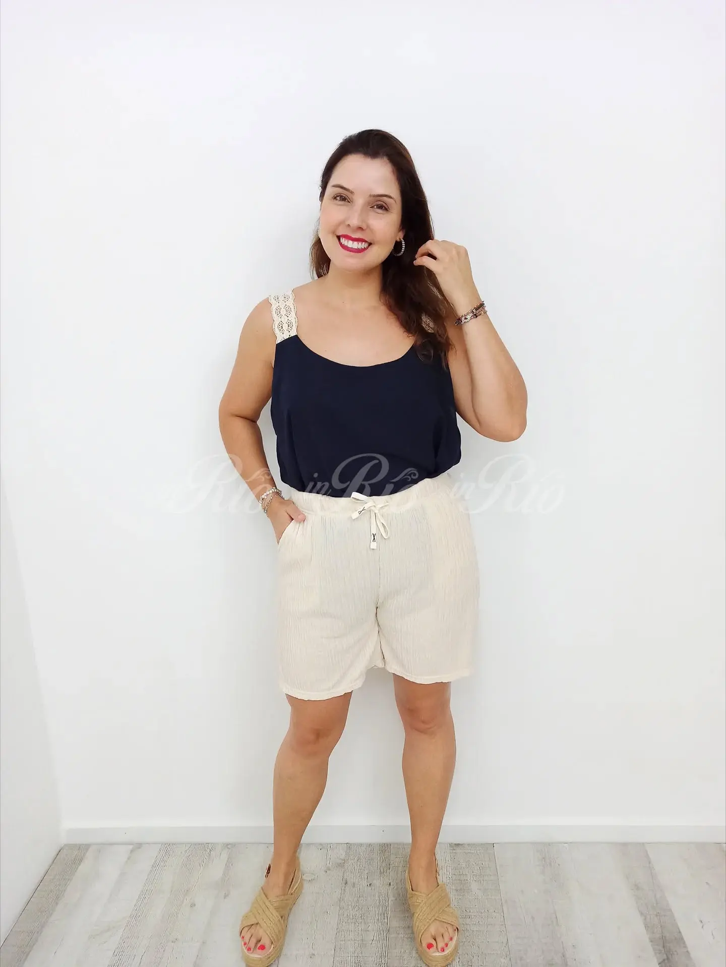 Calções mágicos plus size em tecido texturizado - Image 2