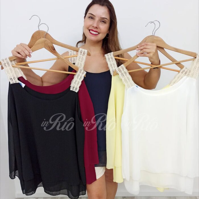 Top Bohochic fluído com alças em crochê