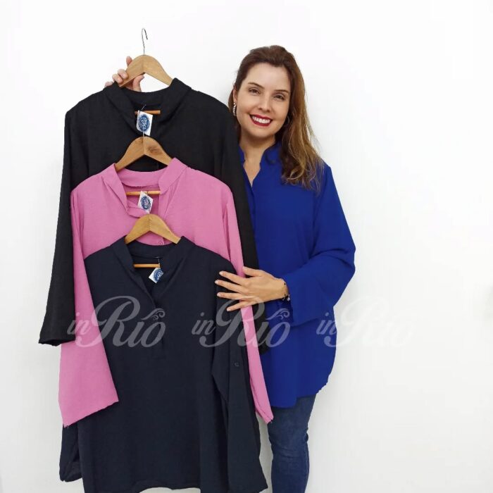 Blusa fluída plus size com gola Mao