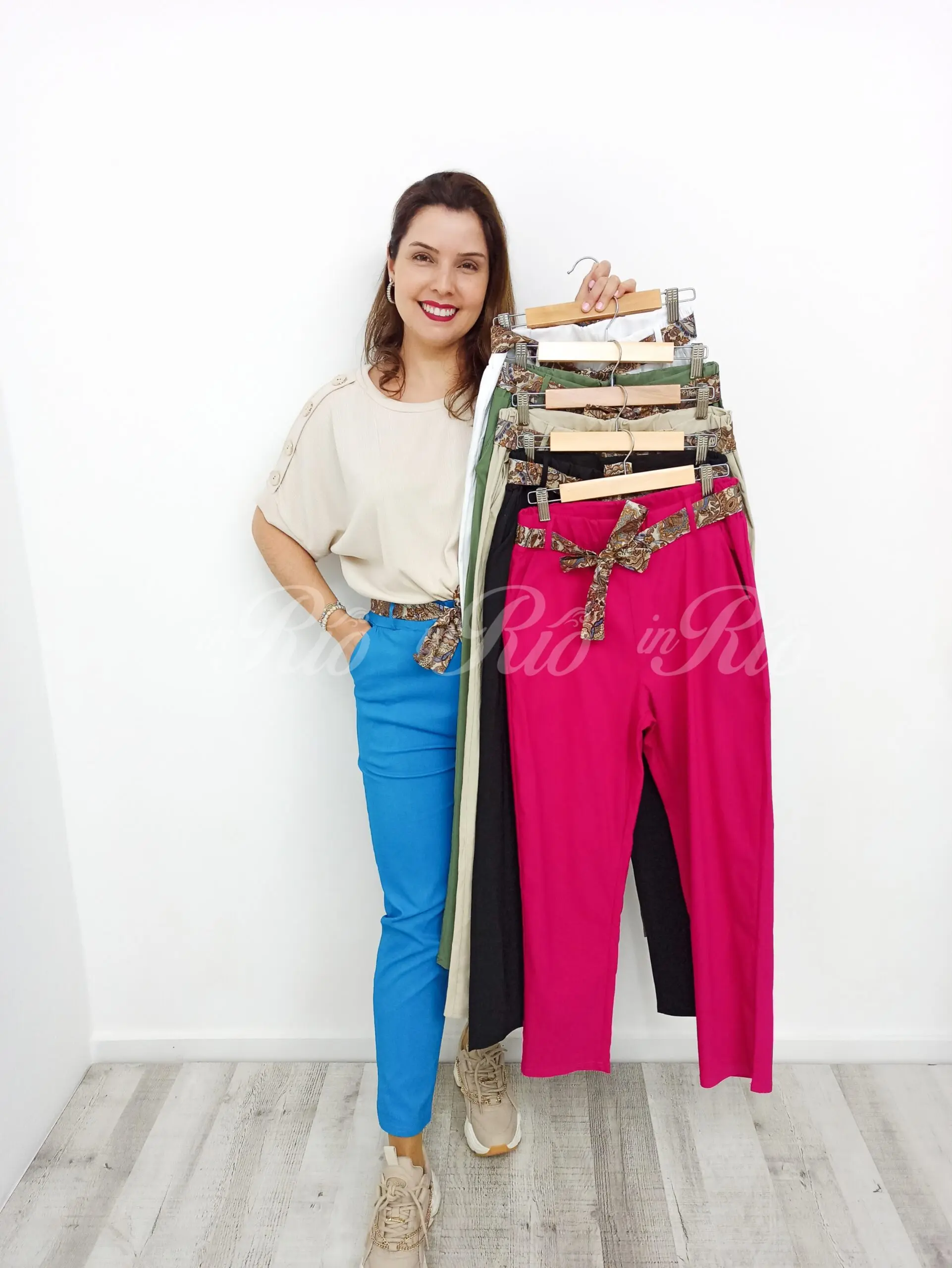 Calça mágica plus size em tecido primavera verão