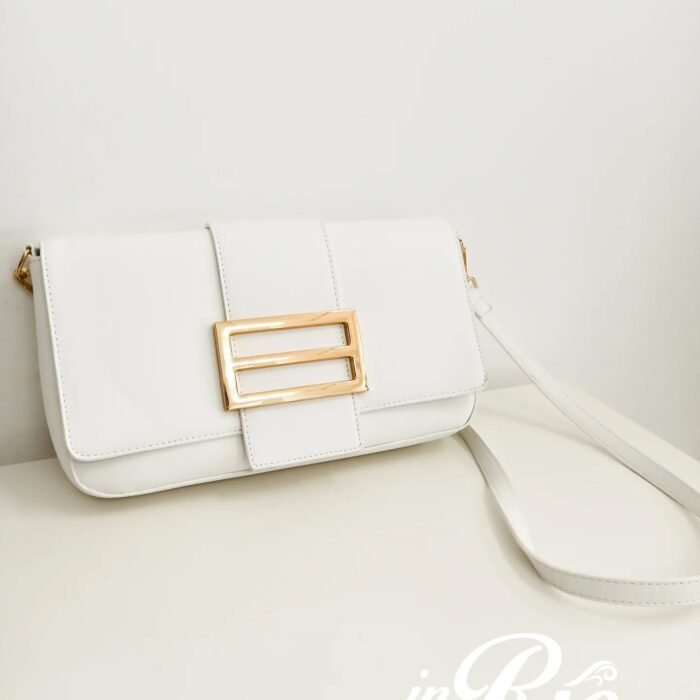 Mala a tiracolo pérola com fivela dourada