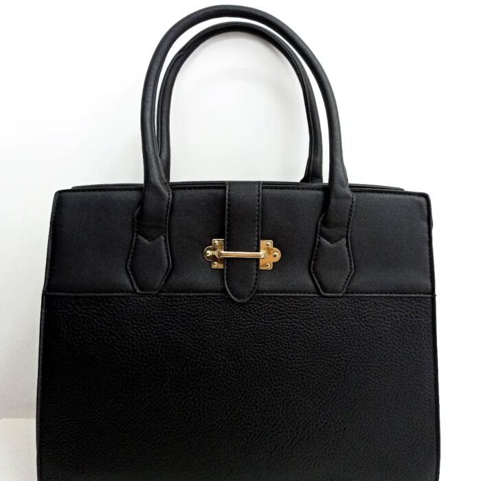 Mala compacta preta com alça a tiracolo