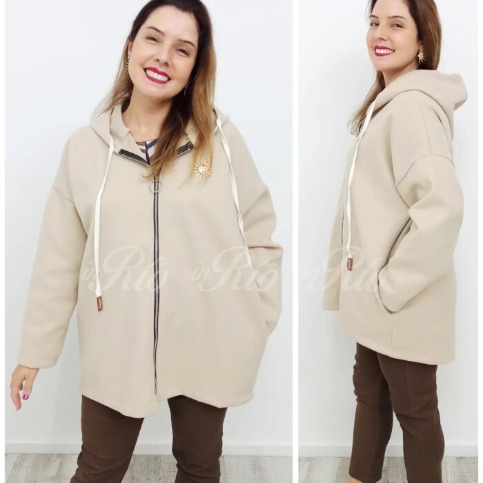 Casaco plus size em formato oversized e mullet