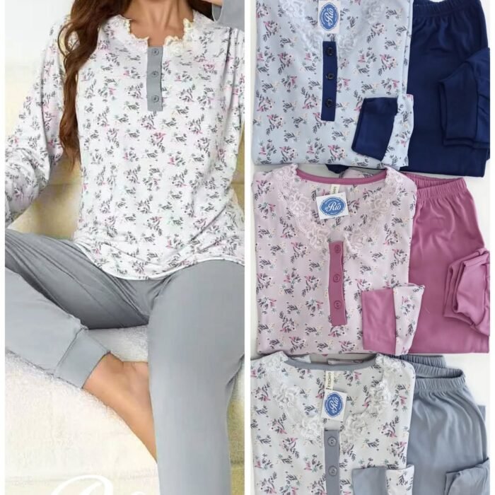 Pijama cardado com rendinha no decote