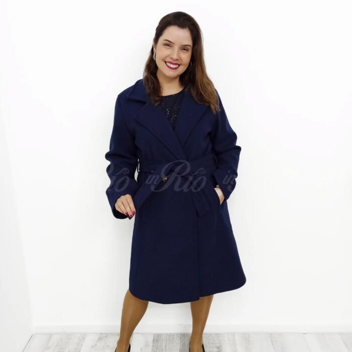 Casaco/Sobretudo plus size em fazenda, com bolsos e botões