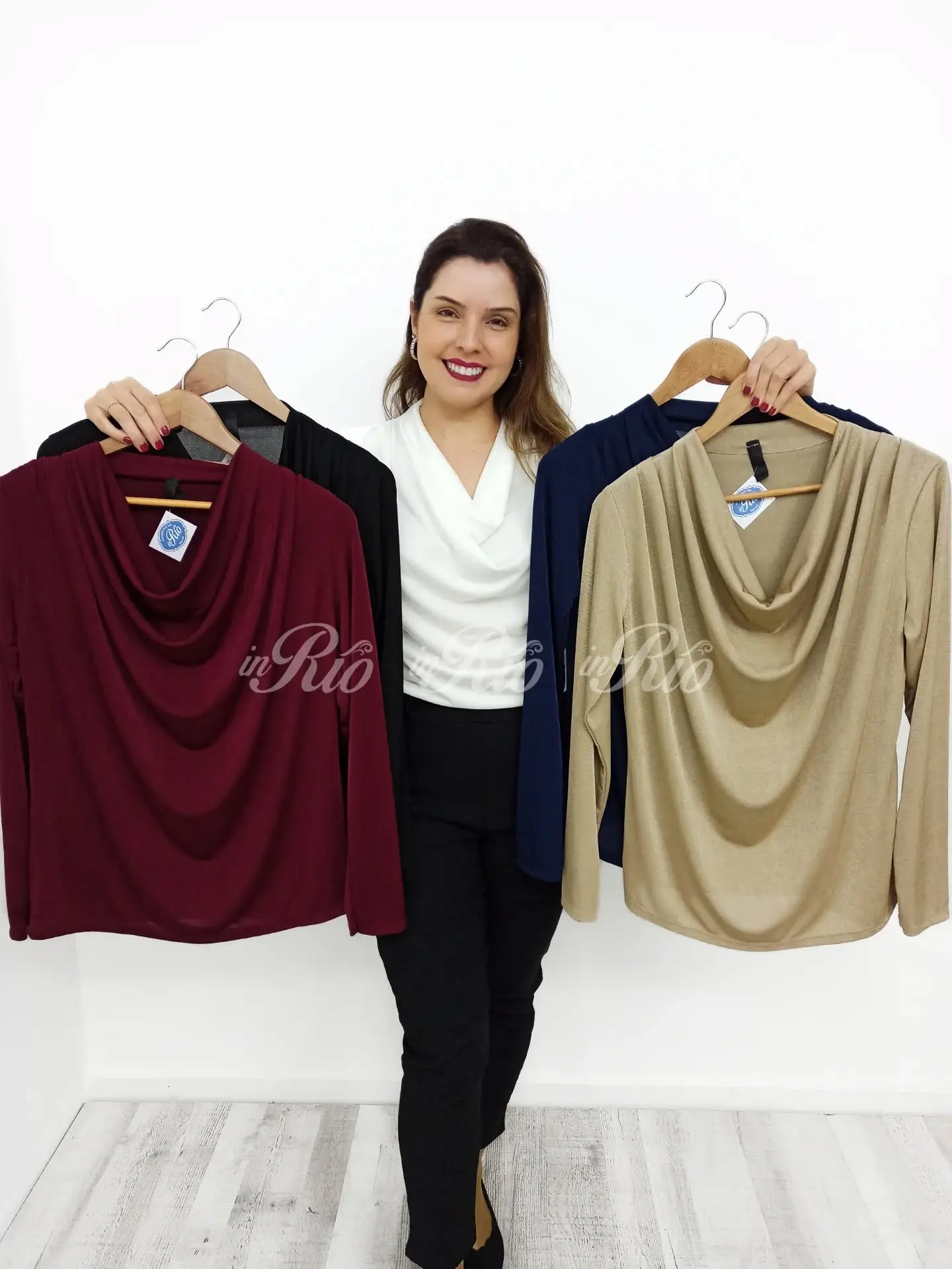 Blusa com efeito brilho e decote drapeado - Image 2