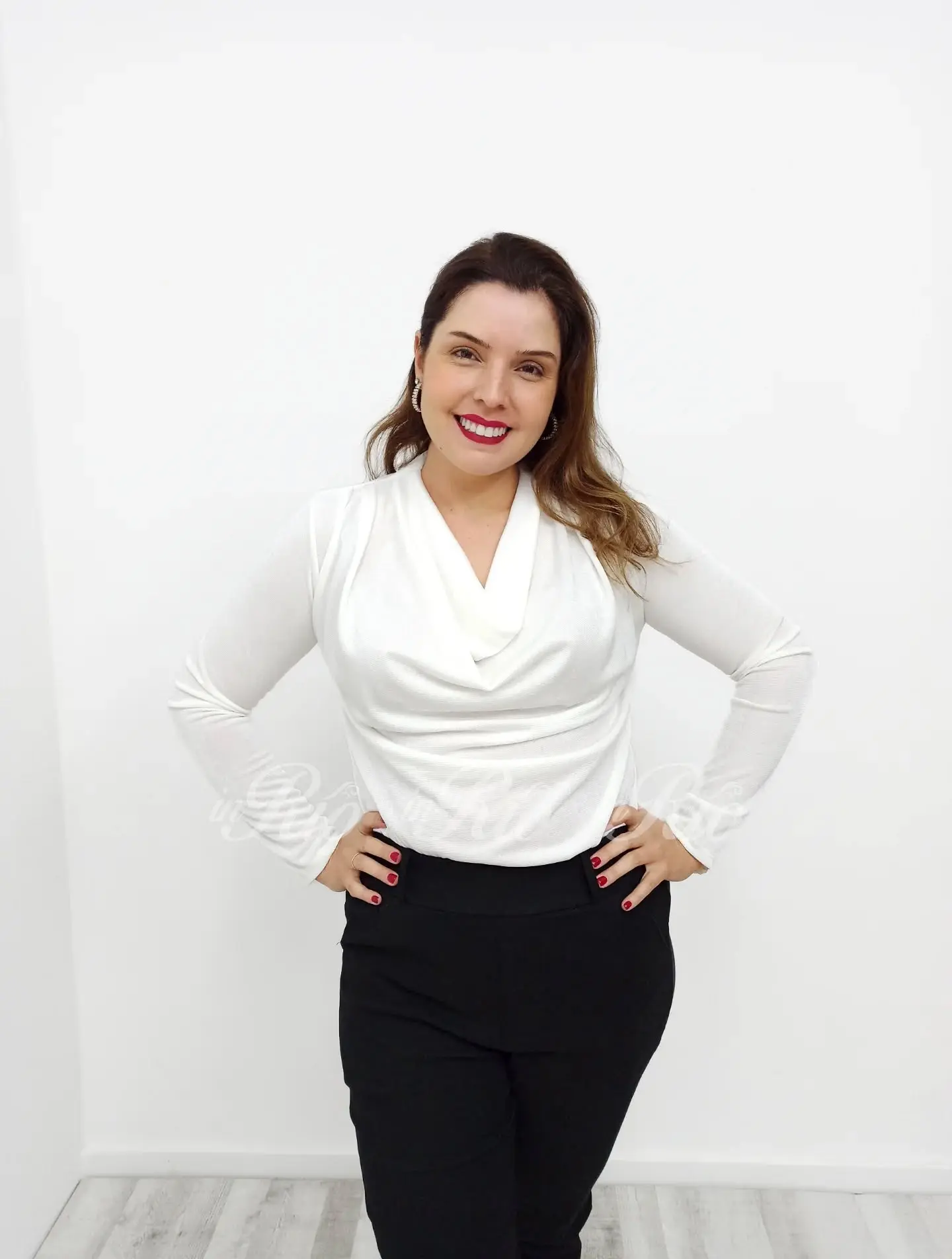 Blusa com efeito brilho e decote drapeado - Image 3