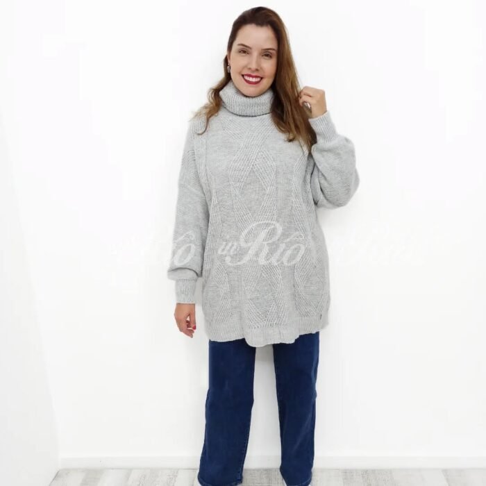 Camisolão de gola alta em malha grossa com padrão entrançado