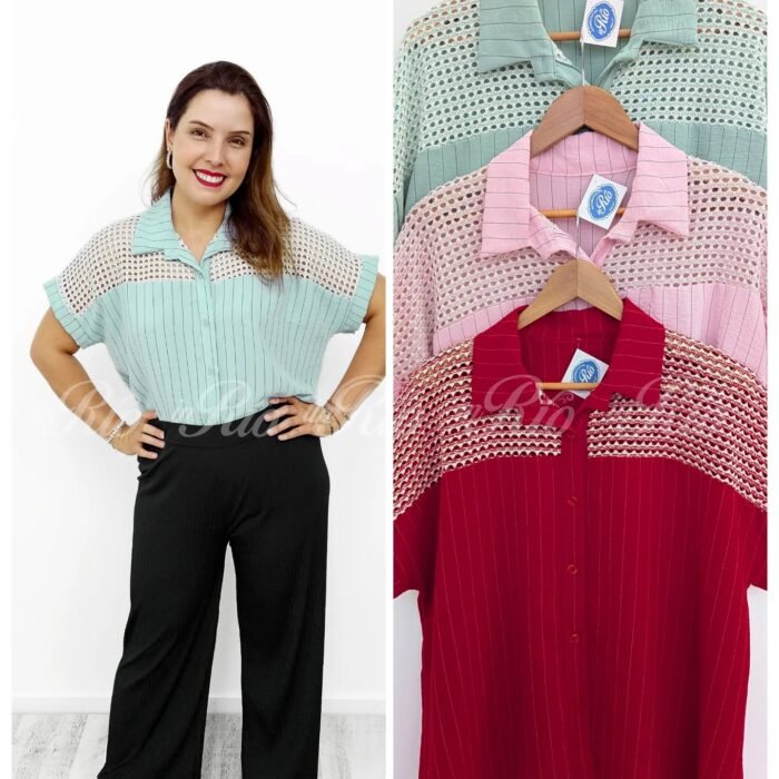 Camisa oversized com crochê em linha metalizada dourada